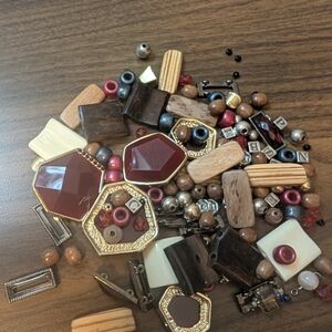 Assorted Beads and Embellishments Set Preluved